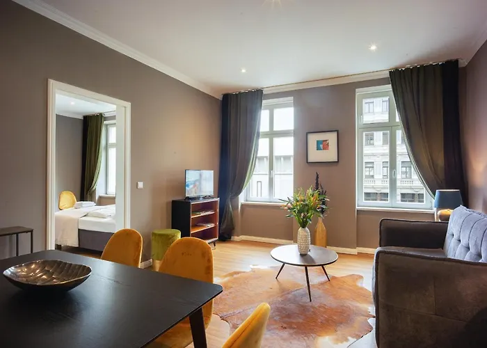 Leipzig-Suites No.12 4 Zimmer Apartment und Balkon